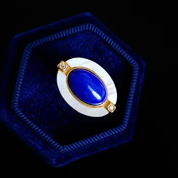 Klasični ženski prsten od lapis lazuli s umjetnom bijelom фритиллярием, Pluća luksuzan i kvalitetan nakit s plavim dragi kamen