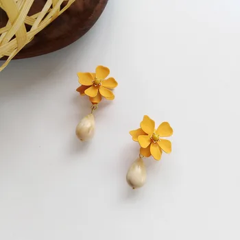 Korejski Stil i Temperament Slatki Klasicni Cvijet Bez Rupe Isječak Naušnice Stare Žute Latice Cvijeta spot za Naušnice Bez Piercing
